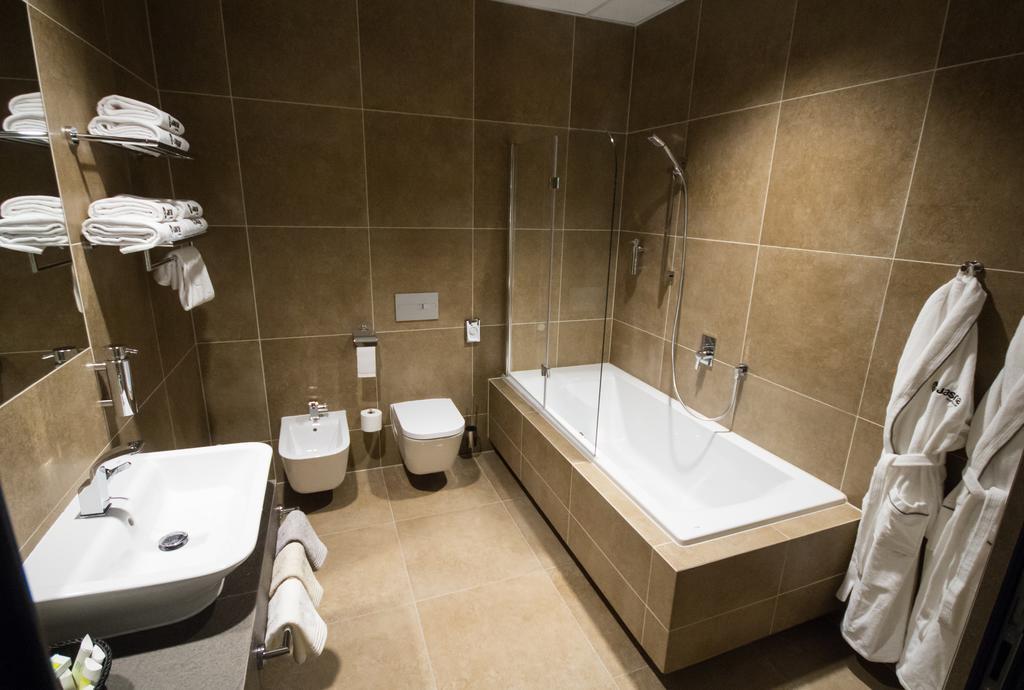 Jasna Sporthotel & Spa Gliwice Bagian luar foto